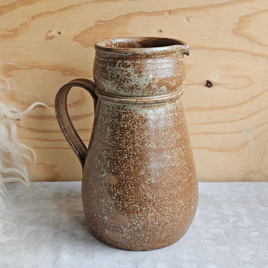 Rustieke Franse bruine schenkkan, Antiek en Kunst, Ophalen of Verzenden