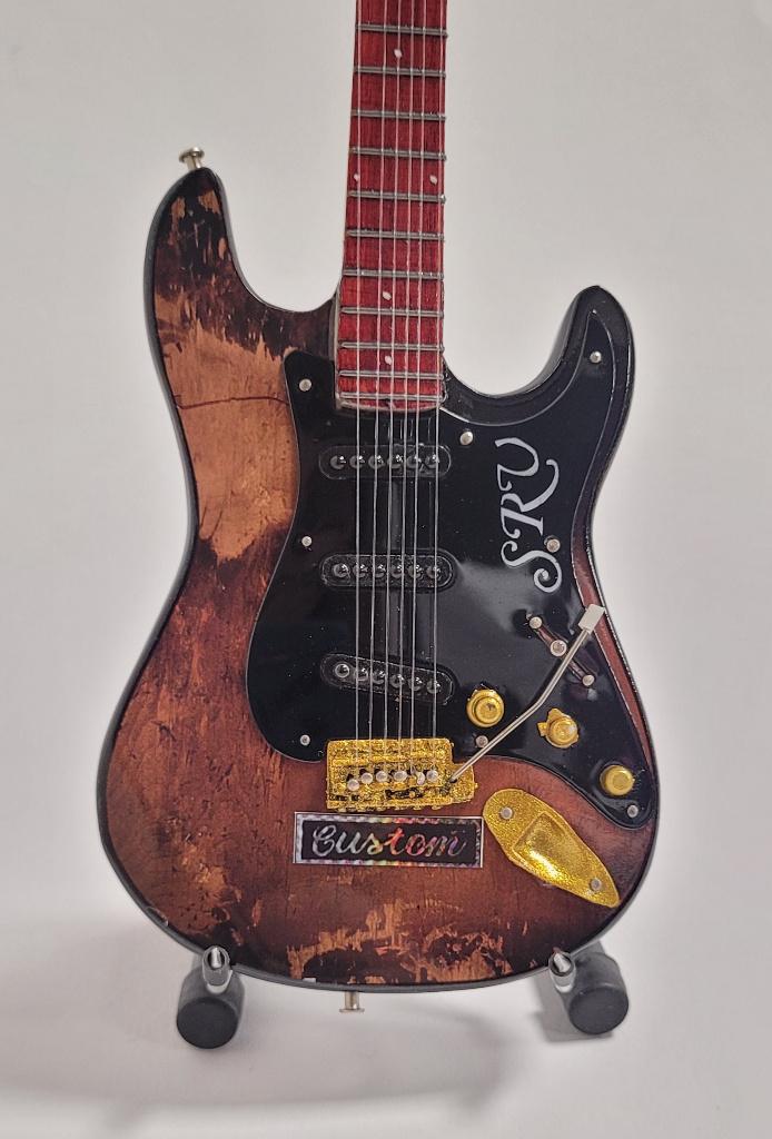 Stevie Ray Vaughan miniatuur gitaar 25cm mini guitar deco, Info@deconoord.nl, Deco Noord, Nieuw, Ophalen of Verzenden