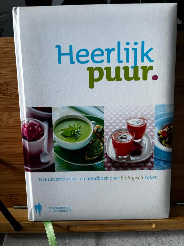 Heerlijk Puur - Biologisch Kookboek, Boeken, Kookboeken, Zo goed als nieuw, Voorgerechten en Soepen, Europa, Gezond koken, Ophalen of Verzenden