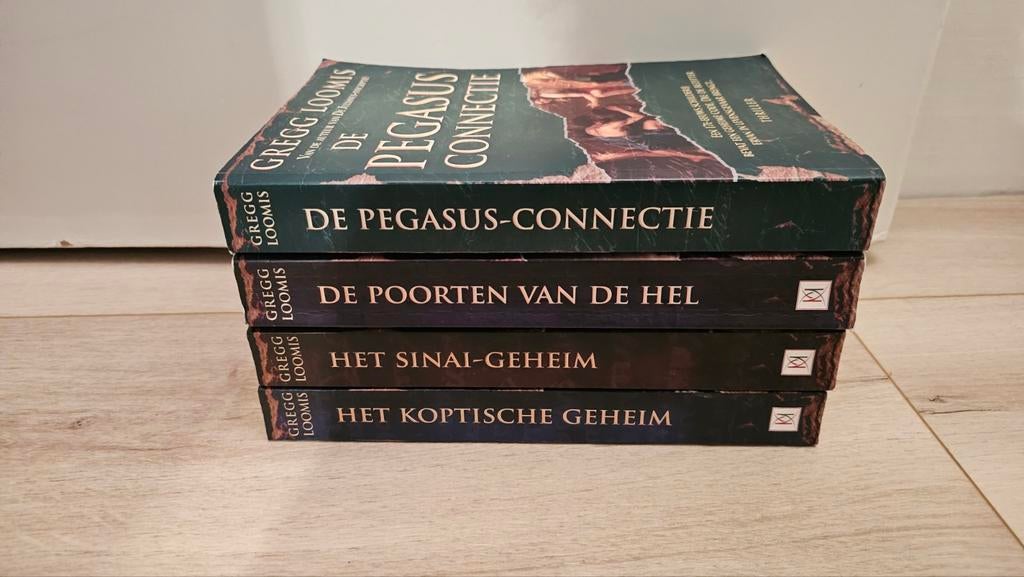 Gregg Loomis Boeken Collectie, Boeken, Thrillers, Gelezen, Nederland, Ophalen of Verzenden