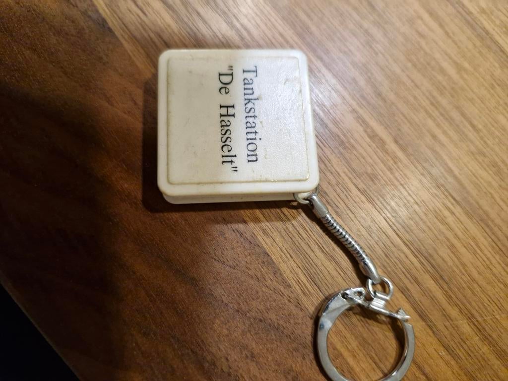 532 Tankstation De Hasselt Sleutelhanger Rolmaat, Verzamelen, Ophalen of Verzenden, Gebruikt, Overige typen