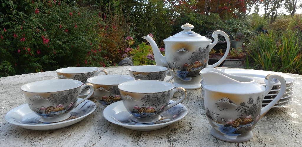 Japanse KUTANI HHP Eierschaal Servies met Gebaksbordjes, Ophalen of Verzenden