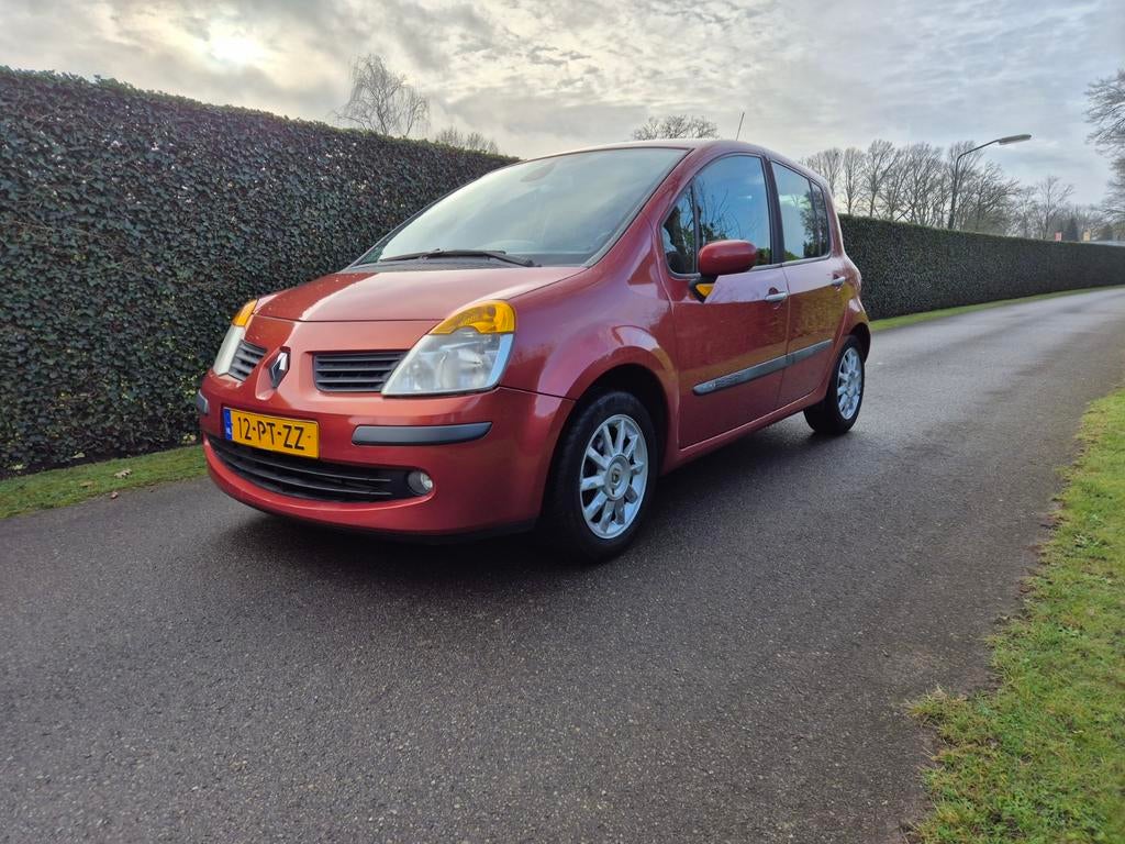 Renault Modus 1.4 16V Autbas E3 2004 Rood, Voorwielaandrijving, 4 cilinders, 49 €/maand, Bedrijf