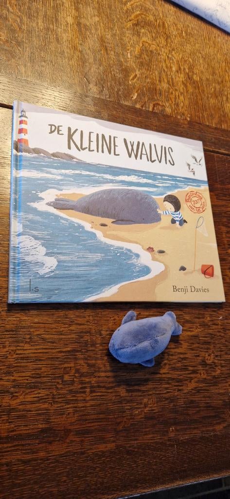 De Kleine Walvis - Benji Davies+vingerpoppetje., Ophalen of Verzenden, Zo goed als nieuw, Benji Davies, Prentenboek