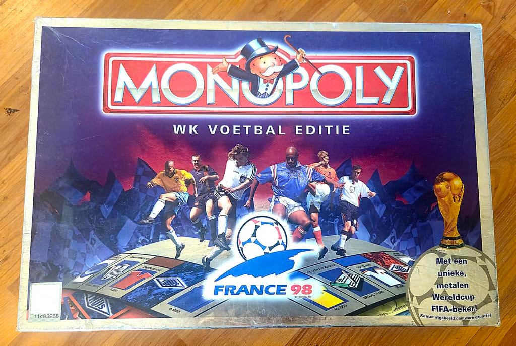 Monopoly WK Voetbal France 98 Editie, Hobby en Vrije tijd, Gezelschapsspellen | Bordspellen, Vijf spelers of meer, Ophalen of Verzenden