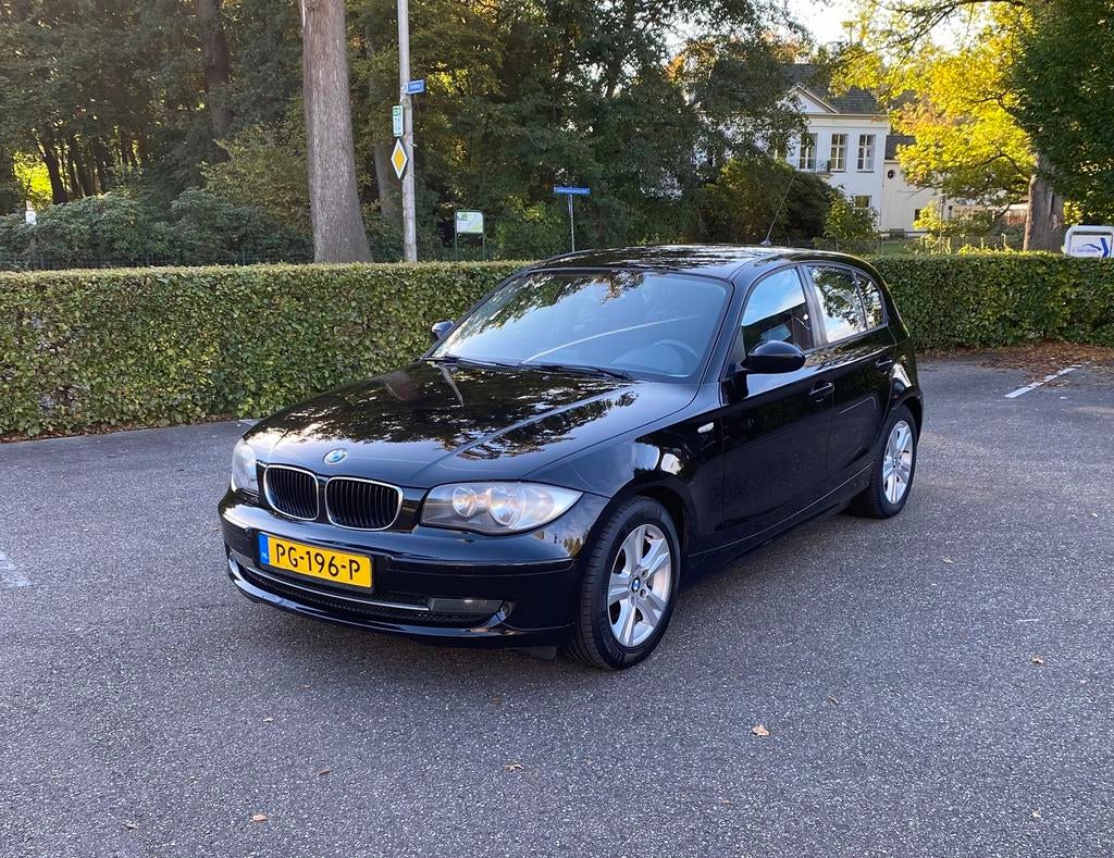 BMW 1-Serie 116i Clima, Navi, Stoelverwarming NAP,, 1599 cc, 4 cilinders, Metallic lak, 1200 kg
