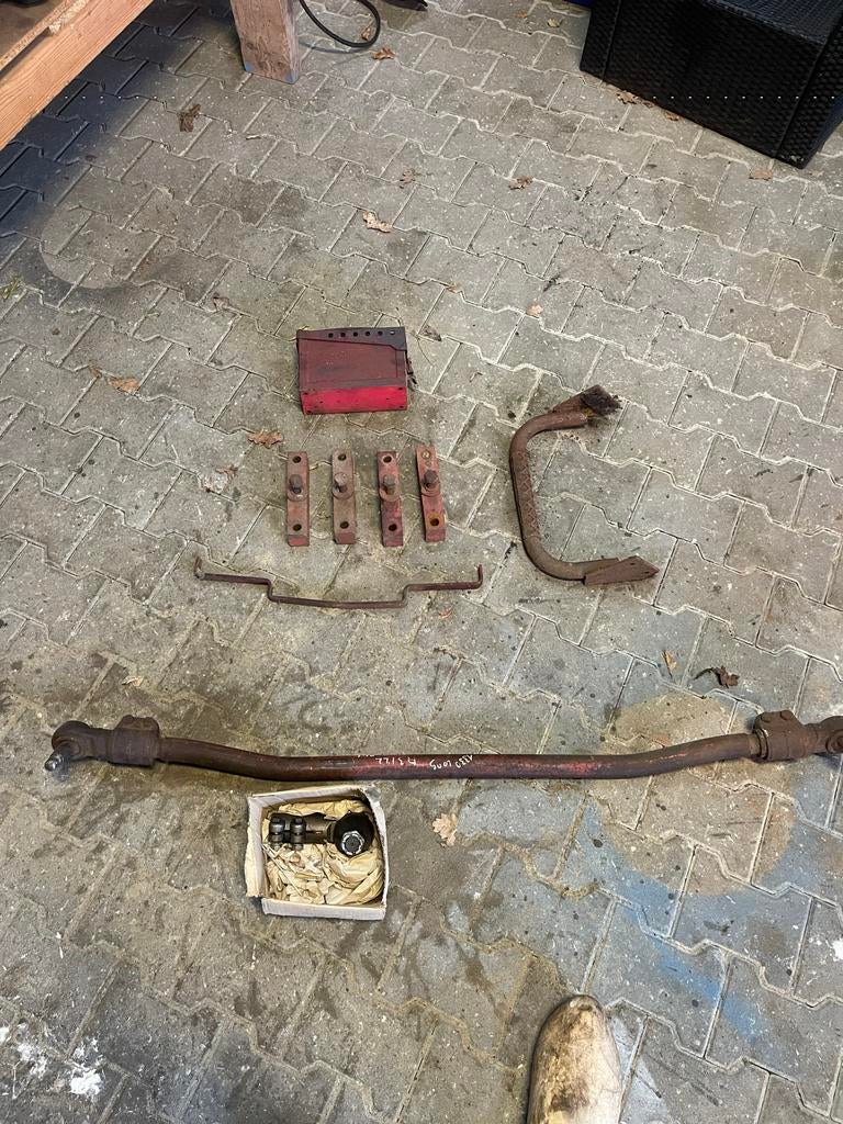 International 44/46 Serie Onderdelen, Zakelijke goederen, Agrarisch | Onderdelen | Banden, Velgen en Assen, Ophalen of Verzenden