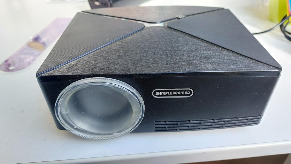 Simple Beamer 720p LED Projector - Zo goed als nieuw, HD (720), LED, Ophalen of Verzenden, Zo goed als nieuw