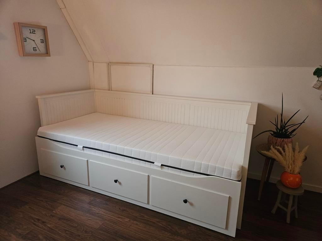 Hemnes ikea bedbank met opbergruimte uitschuifbaar tot 2pax, 90 cm, Eenpersoons, Wit, Ophalen of Verzenden