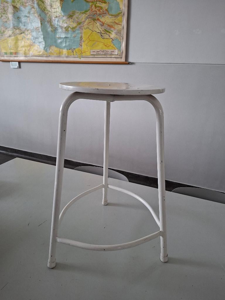 vintage kruk werkkruk atelierkruk wit metaal industrieel, Ophalen of Verzenden, Gebruikt, Staal