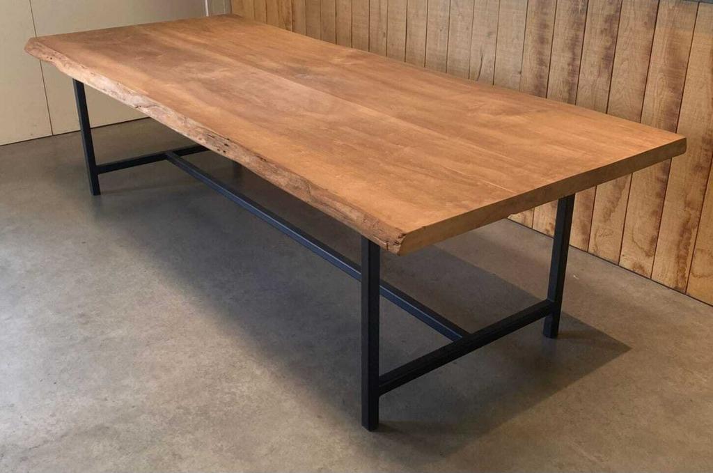 Boomstamtafel 280*110*5,5 cm stalen onderstel Leeds€1.500,00, 100 tot 150 cm, Ophalen of Verzenden, Vijf personen of meer, Grenenhout