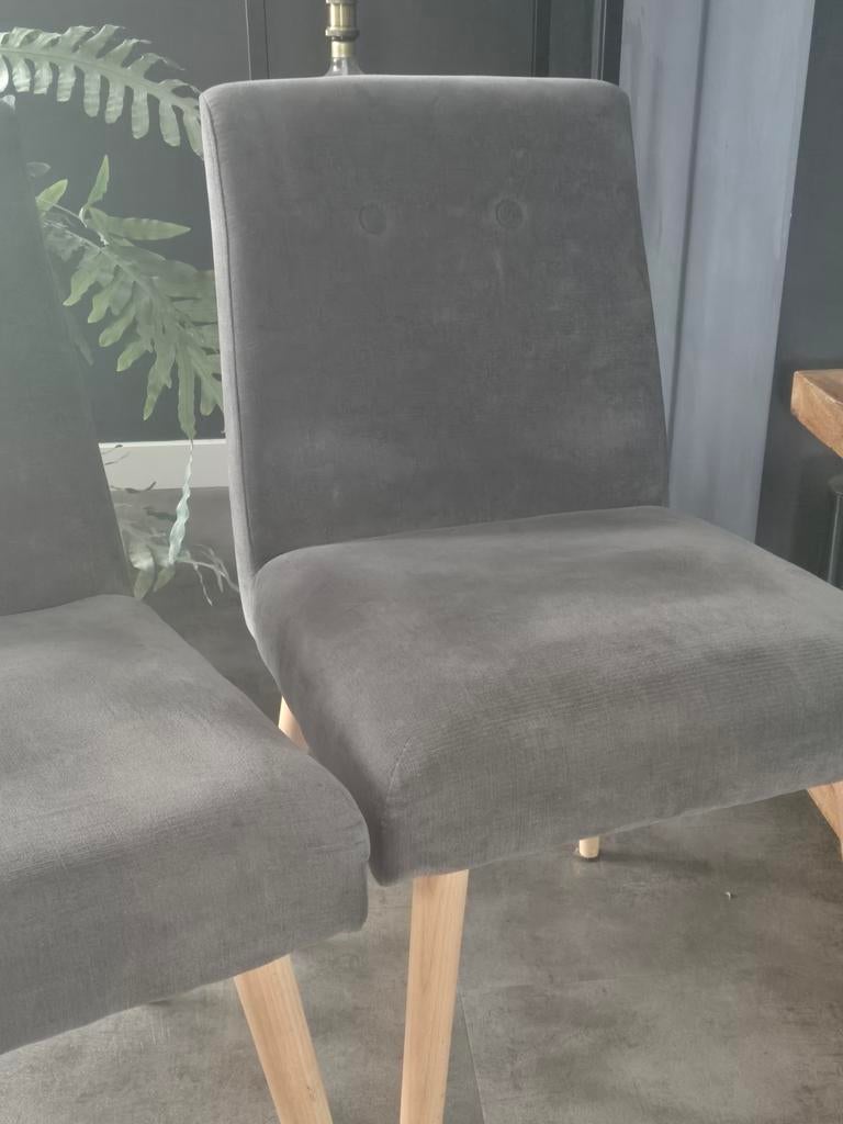 Twee grijze eetkamerstoelen voor €10!!!, Ophalen