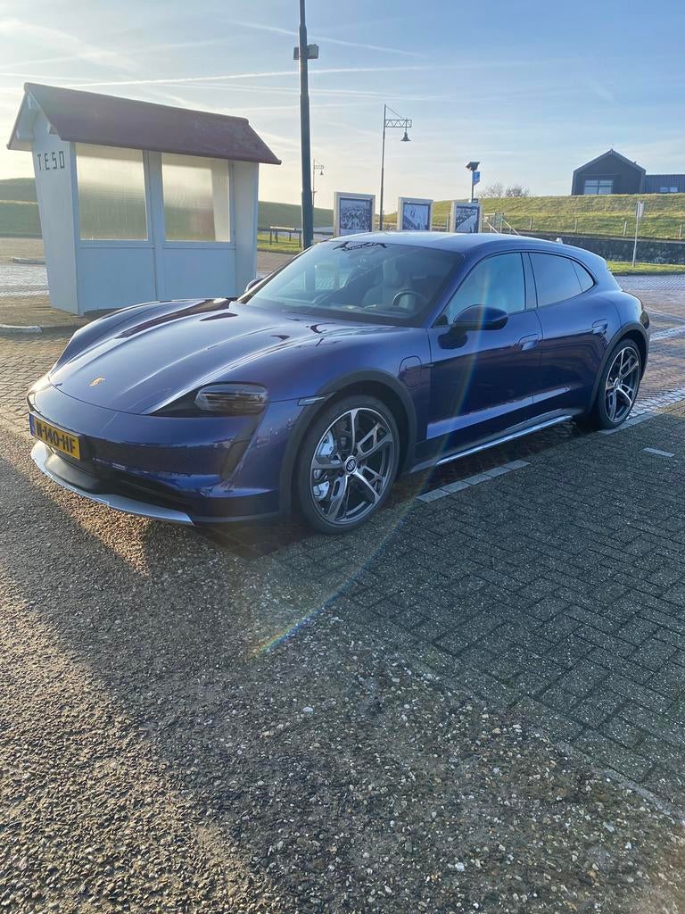 Porsche Taycan Cross Turismo 490pk 2021 Blauw, Auto's, Automaat, 2220 kg, 110 €/maand, Blauw