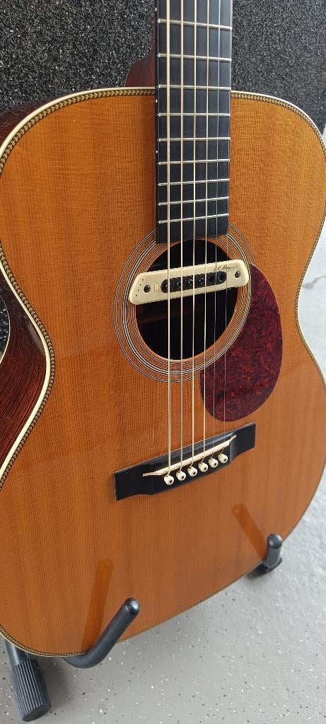 C.F. Martin OM-28V uit 2000 in geweldige staat, Ophalen, Gebruikt, Western- of Steelstringgitaar, Met koffer