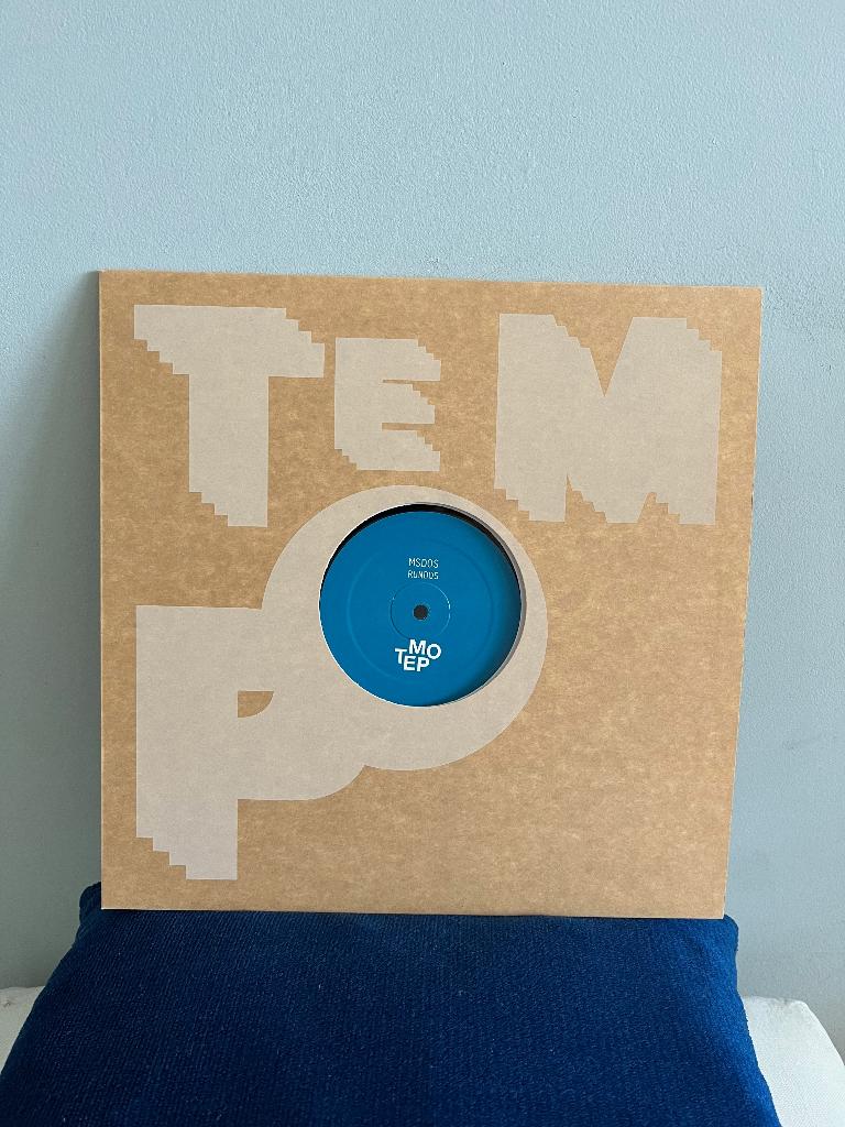 mSdoS - Rundos (Met James Bond Mini Poster), Ophalen of Verzenden, Zo goed als nieuw, 12 inch