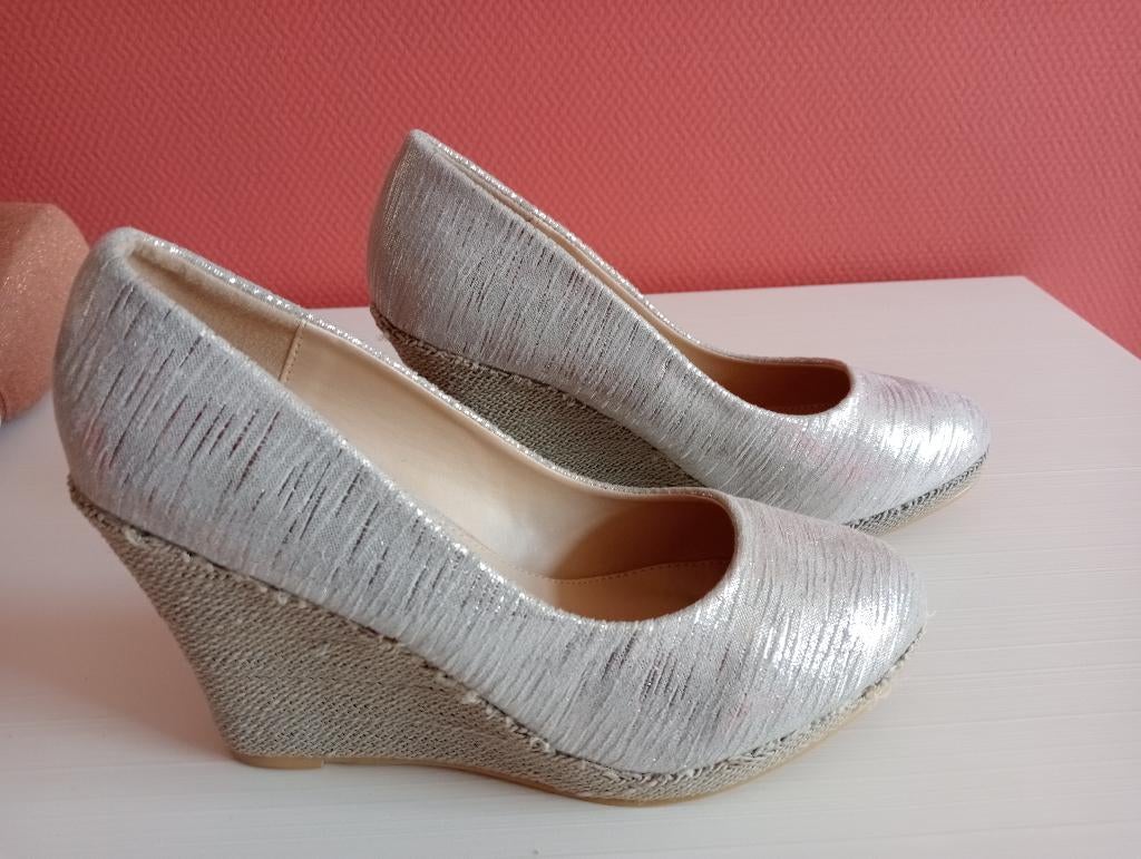 Sleehak schoenen, Kleding | Dames, Schoenen, Pumps, Ophalen of Verzenden, Grijs, Trend One