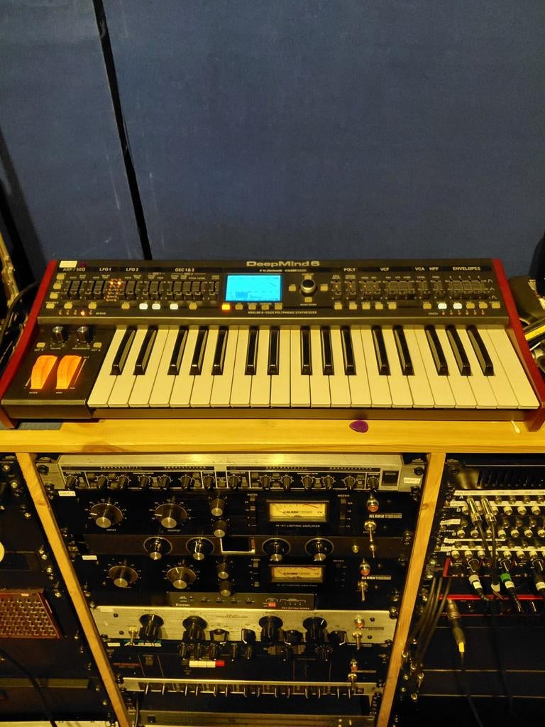 Behringer DeepMind 6 Analoge Synthesizer - Perfecte Conditie, Muziek en Instrumenten, Synthesizers, Ophalen of Verzenden, Zo goed als nieuw