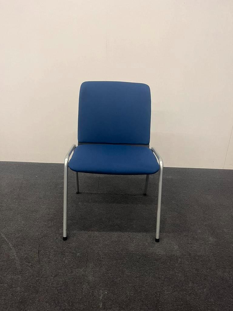 Vergaderstoel zonder armlegger donker blauw, Ophalen of Verzenden, Gebruikt, Blauw, Vijf, Zes of meer stoelen