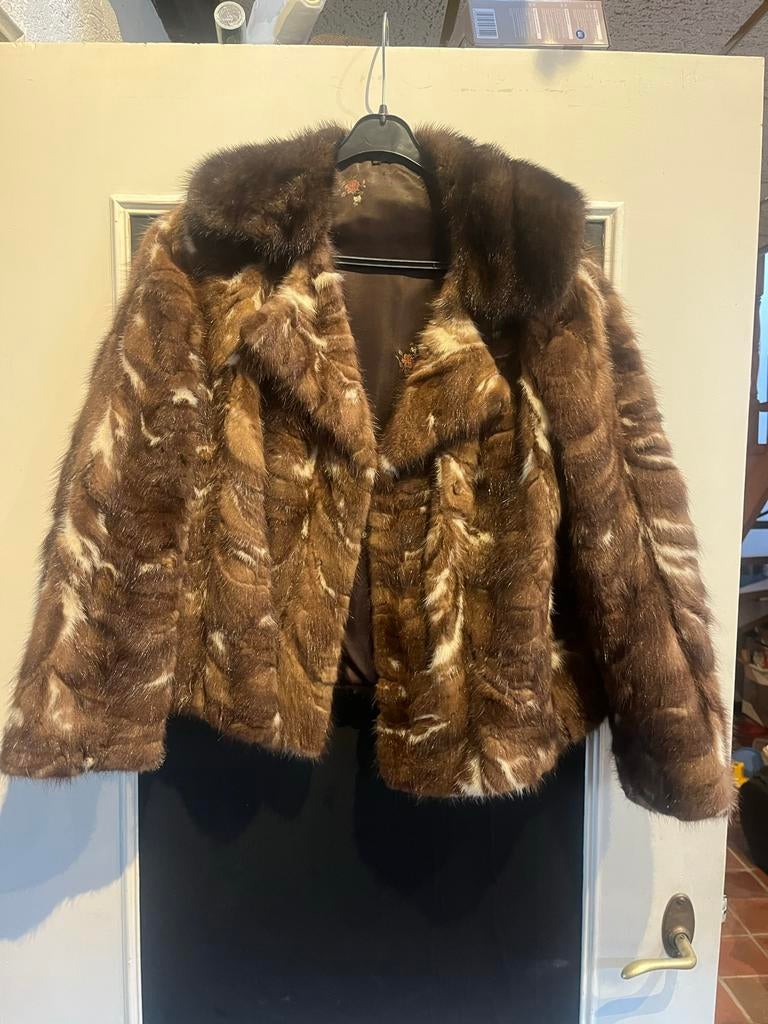 Elegante Korte Bont Jas - Echt Bont, Ophalen of Verzenden, Gedragen, Maat 38/40 (M), Bruin