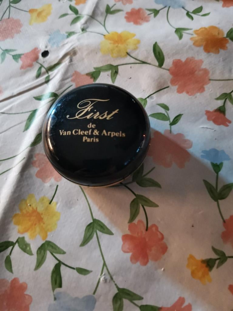 First de Van Cleef & Arpels zeep, Ophalen of Verzenden