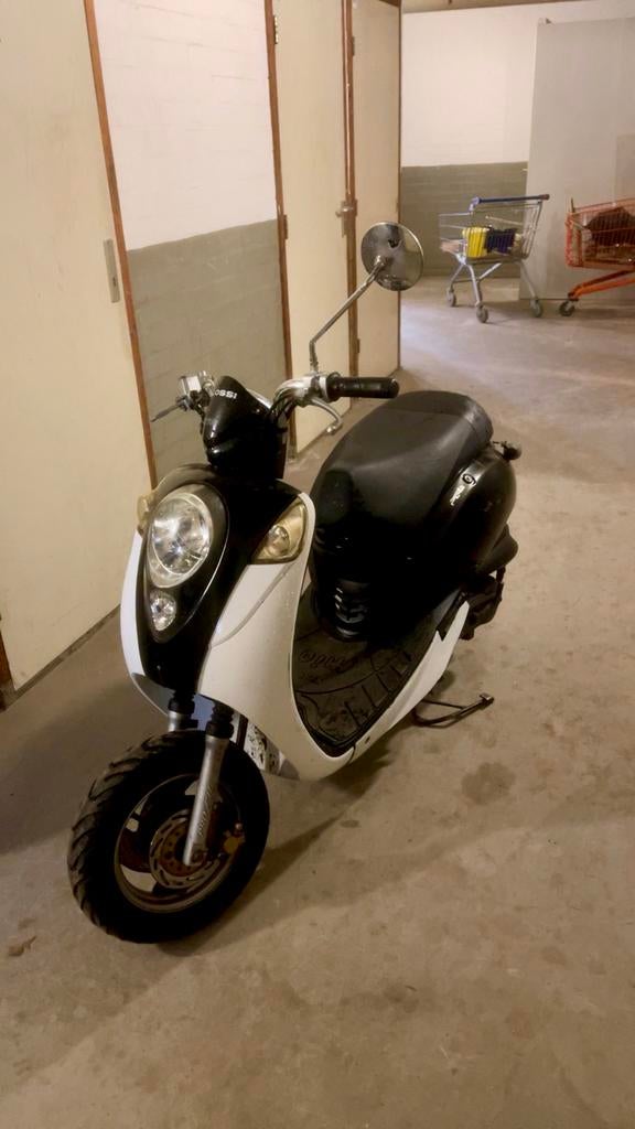 SYM Mio 50 scooter, bouwjaar 2008, 13xxx km, Fietsen en Brommers, Scooters | SYM, Gebruikt, Maximaal 45 km/u, Benzine, Ophalen