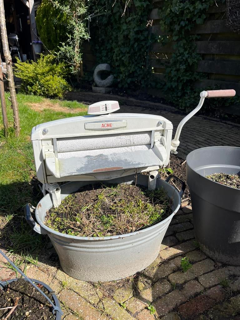 Oude wringer, Ophalen, Zo goed als nieuw, Rond, Hout