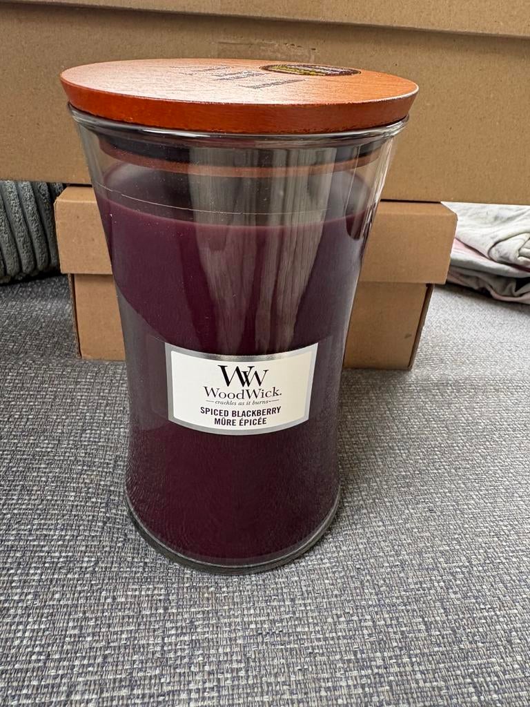 Nieuw woodwick large kaars spiced blackberry, Ophalen of Verzenden, Nieuw, Overige materialen, Minder dan 25 cm