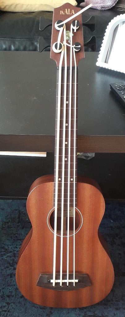 KALA U-Bass fretless, Ophalen of Verzenden, Zo goed als nieuw, Semi-akoestisch, Fretloos