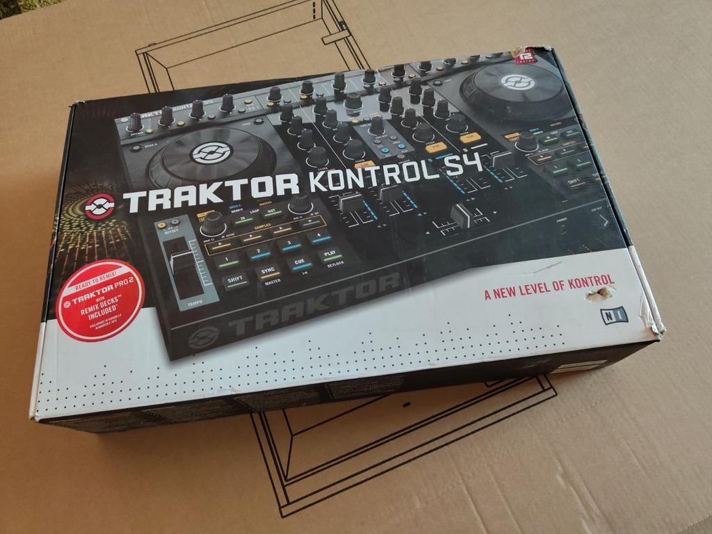 Traktor Kontrol S4 DJ Controller met Licentie, Muziek en Instrumenten, Dj-sets en Draaitafels, Ophalen of Verzenden, Gebruikt