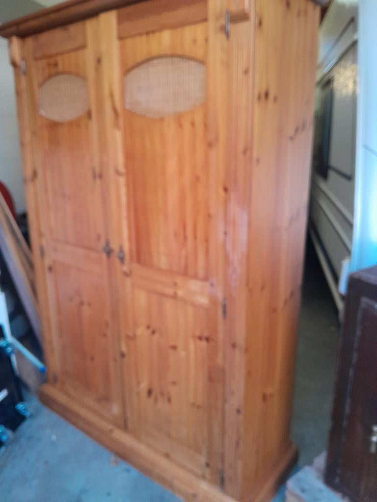 Oud Grenen kast, Ophalen, Gebruikt