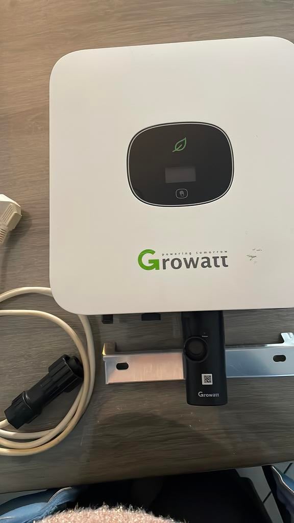Growatt omvormer 750 watt, Doe-het-zelf en Verbouw, Ophalen, Gebruikt, Overige typen, 200 wattpiek of meer