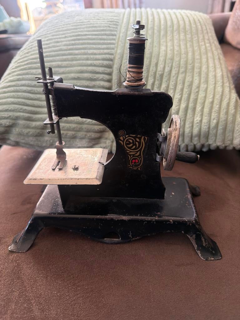 Antieke Little Miss kindernaaimachine - Made in England, Ophalen of Verzenden, Gebruikt, Naaimachine, Overige merken