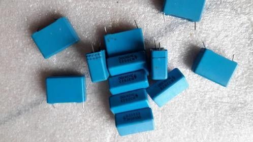 Siemens 3,3uf 100v MKT 22,5mm (Nieuw), Ophalen of Verzenden, Nieuw