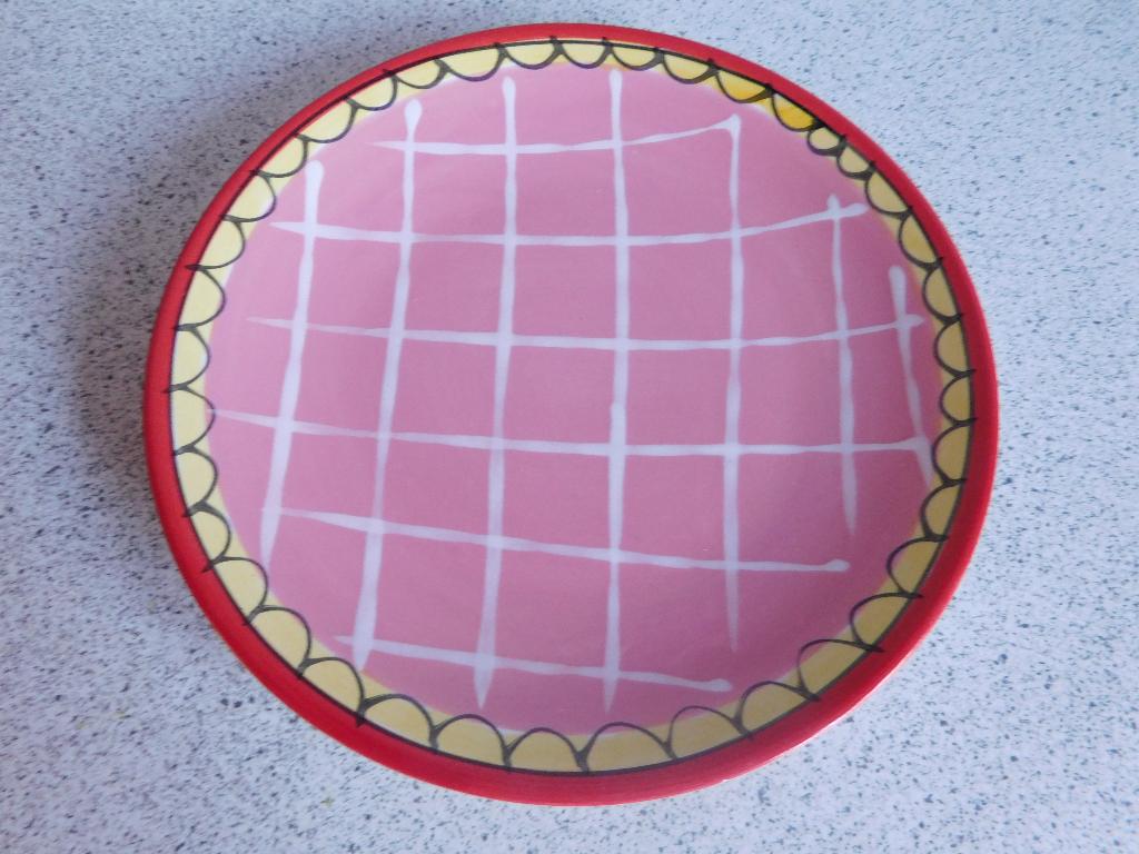 Bord 18 cm. Roze Ruit Blond Amsterdam, Blond Amsterdam, Ophalen of Verzenden, Zo goed als nieuw, Bord(en)