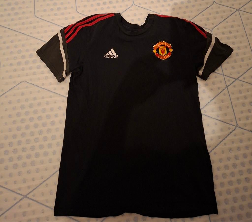 Mooi Manchester United pakje - kindermaat M, Ophalen, Zo goed als nieuw, Adidas, Jongen
