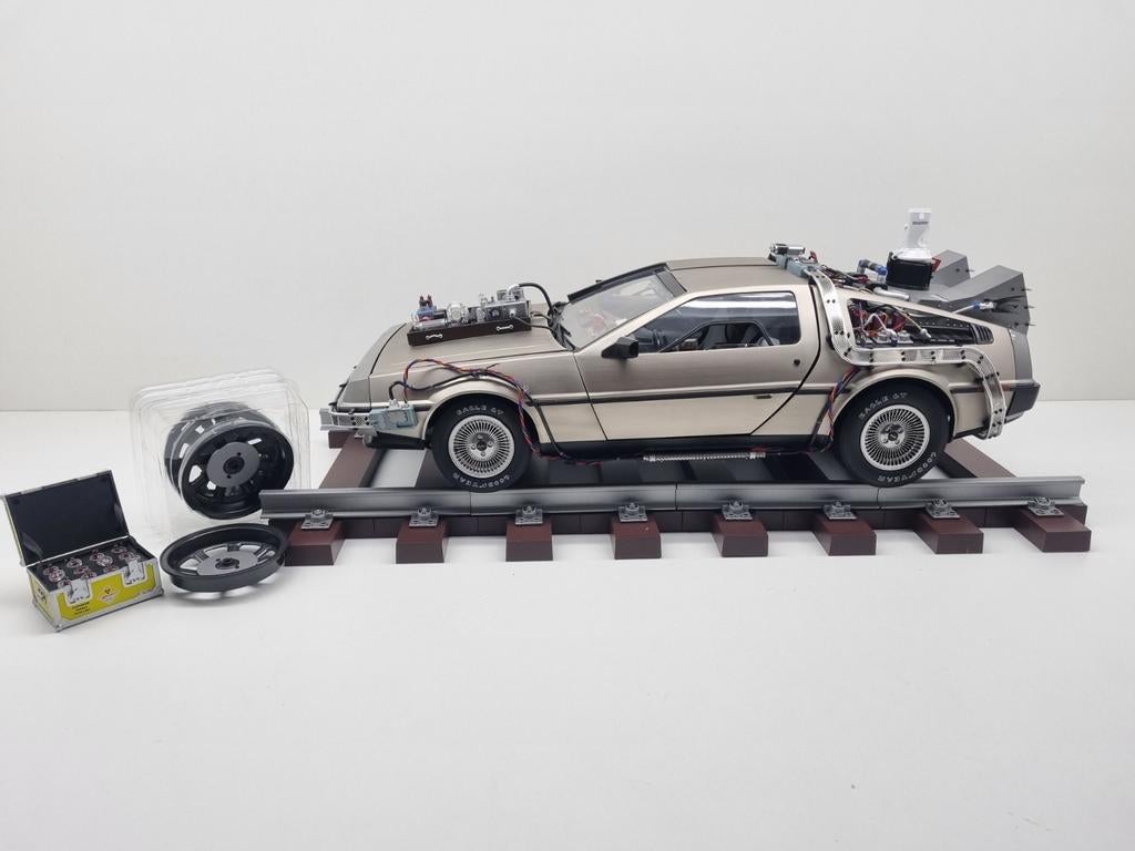 1:8,Eaglemoss DeLorean DMC-12
+ Rails Set 1:8 Nieuwstaat, Ophalen, Zo goed als nieuw, 1:5 t/m 1:8, Auto