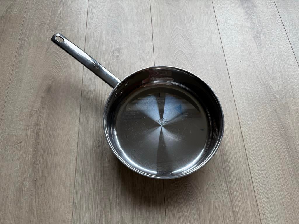 IKEA hoge hapjespan met deksel, 25 cm, alle warmtebronnen, Ophalen, Gebruikt, Inductieplaat, Rvs