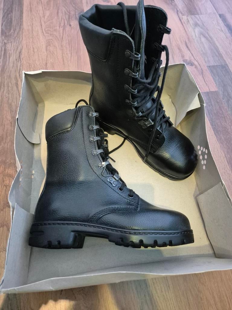 Nieuwe Originele Defensie Kisten Maat 38S, Ophalen of Verzenden, Marine, Nederland