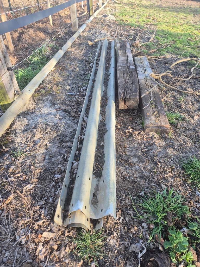 16 stuks vangrail 4.30 mtr, verzinkt, Doe-het-zelf en Verbouw, Metalen, Ophalen, Zo goed als nieuw, IJzer