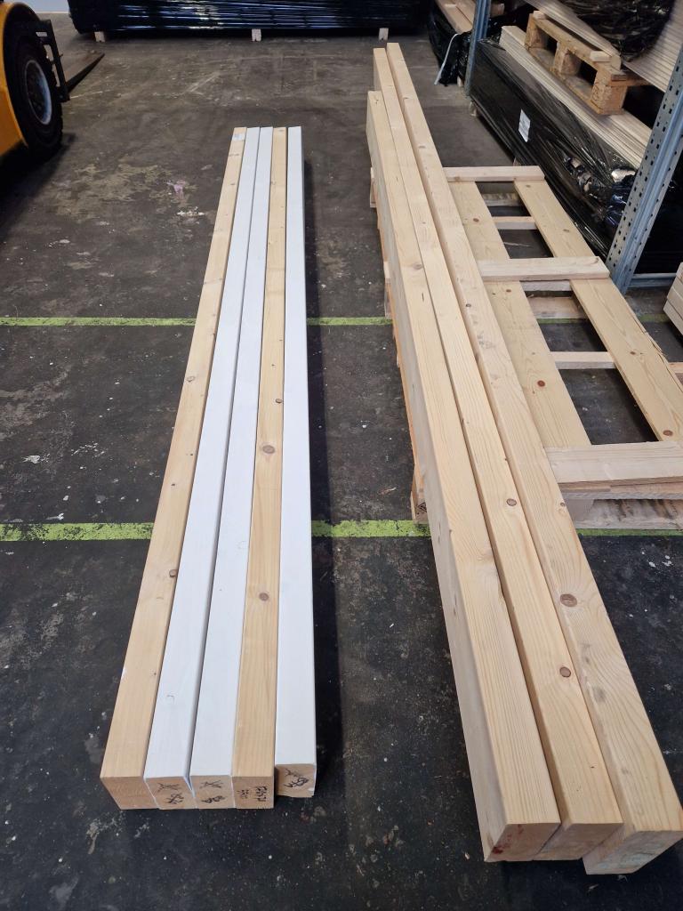 Restant: 8 Vuren balken van 70 mm dik € 25,- per balk