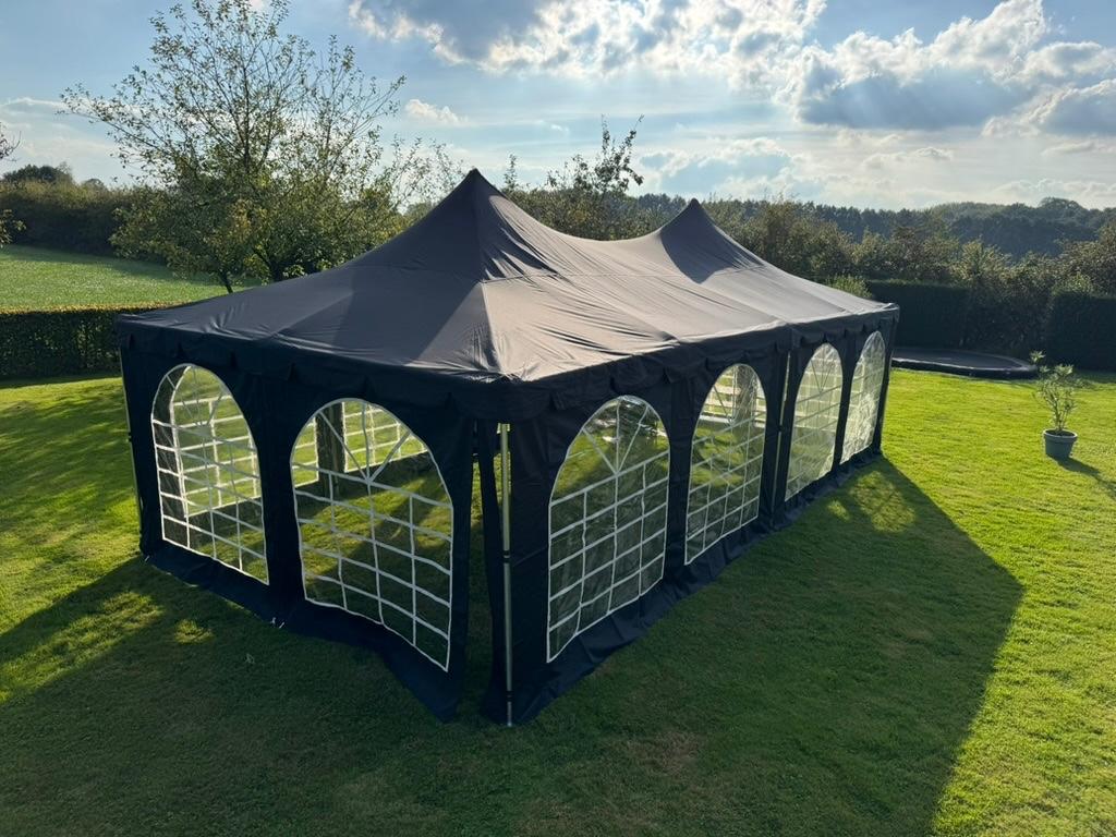 Partytent Pagoda 4 x 8 meter zwart te huur, Hobby en Vrije tijd, Feestartikelen | Verhuur, Ophalen, Zo goed als nieuw, Overige