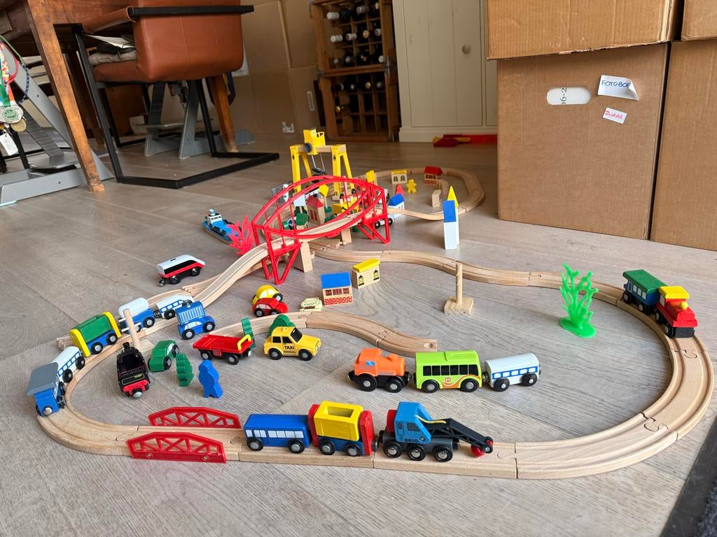 Complete houten treinbaan, Ophalen of Verzenden, Gebruikt, Overige typen