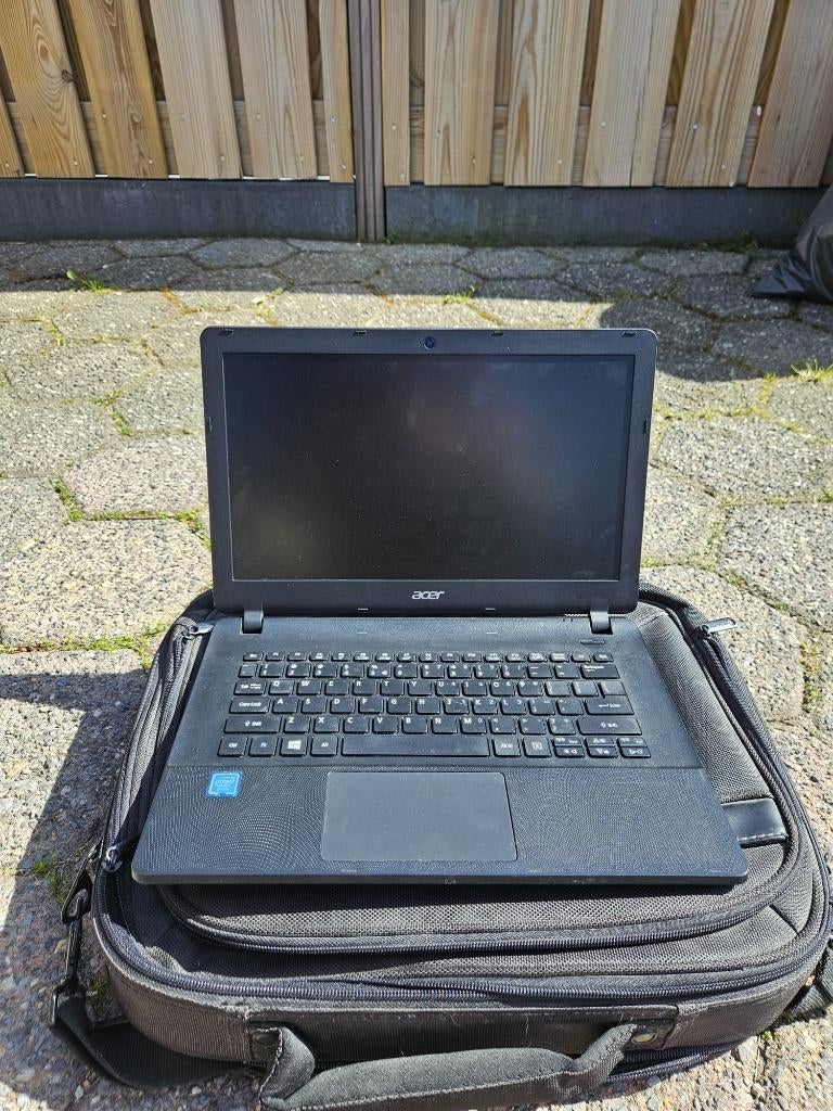 Acer Aspire ES1-331 Laptop & Laptoptas, Computers en Software, Ophalen, Gebruikt, HDD, 2 tot 3 Ghz