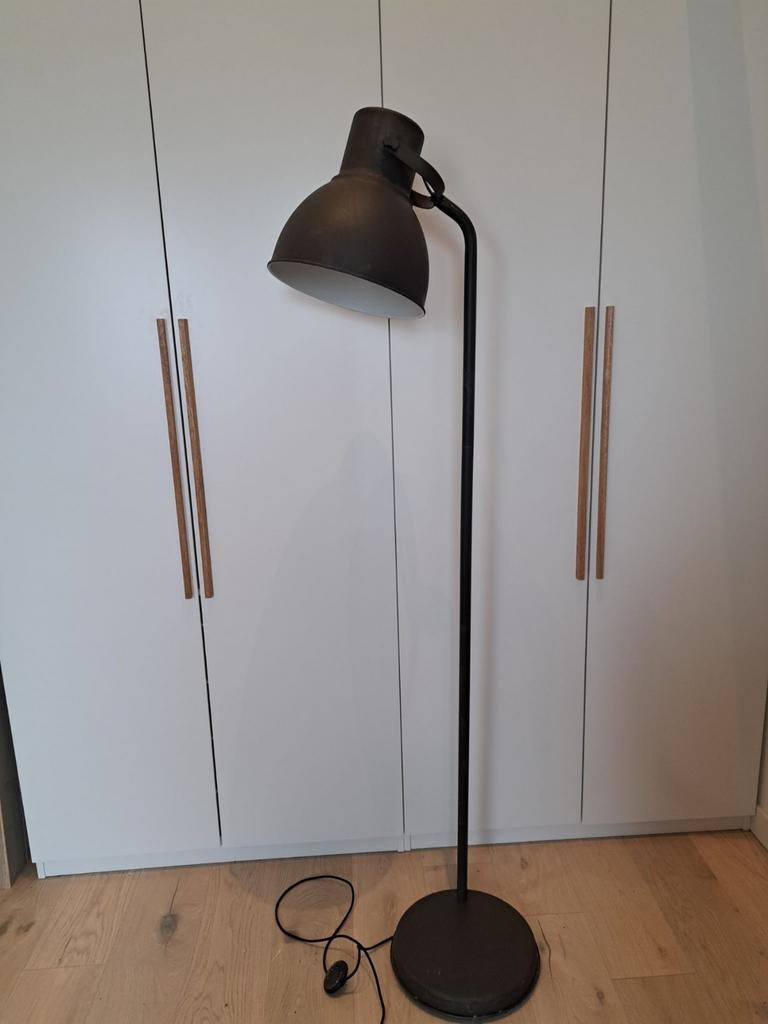 Ikea HEKTAR
Staande lamp, donkergrijs, Ophalen, Gebruikt, Metaal, Industrieel