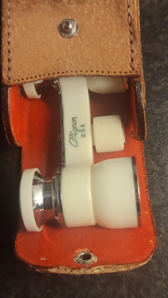 Vintage Mignon 2.5X Opera Verrekijker met Leren Hoes, Audio, Tv en Foto, Optische apparatuur | Verrekijkers, Gebruikt, Minder dan 8x