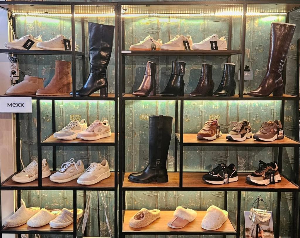 Partijverkoop: 150 paar nieuwe schoenen collectie Mexx 2025, Ophalen, Nieuw