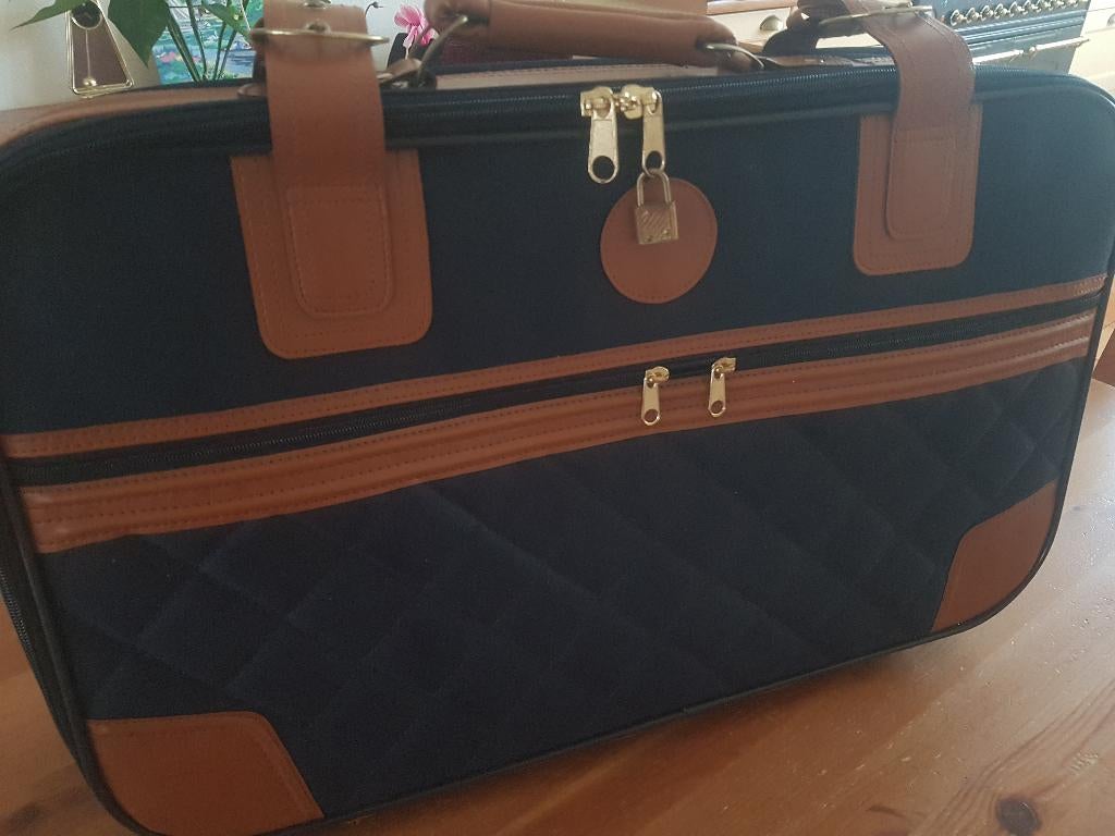 Mooie koffer, nieuw, 57x37x14 cm, Sieraden, Tassen en Uiterlijk, Koffers, Ophalen of Verzenden, Nieuw, Hard kunststof