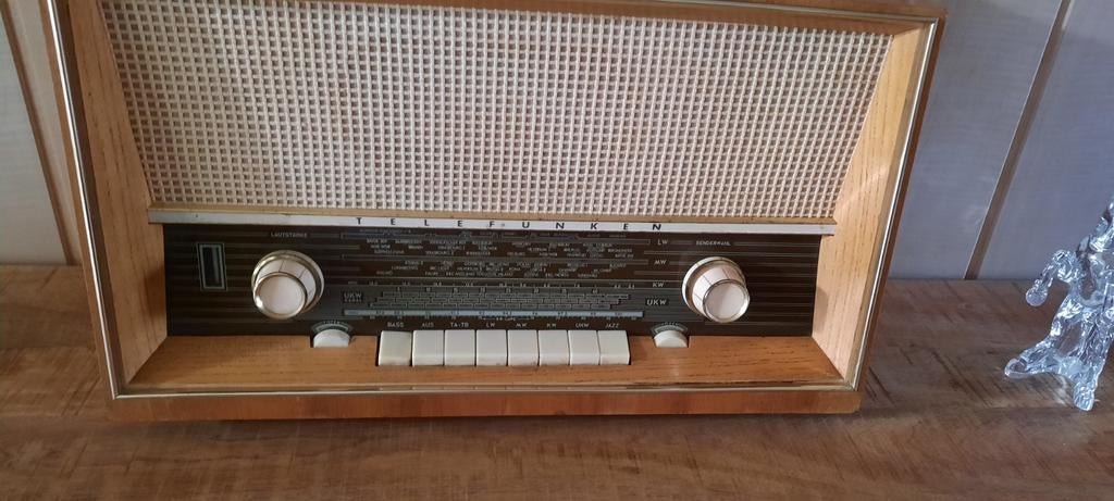 Vintage Telefunken Radio - Klassieke Buizenradio, Audio, Tv en Foto, Radio's, Ophalen of Verzenden, Gebruikt, Radio
