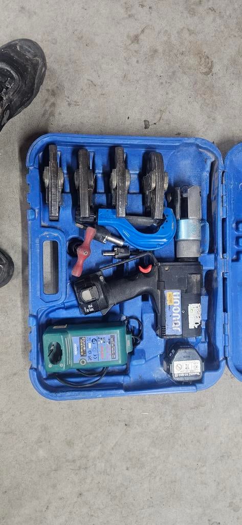 Uponor Perstang tehuur icl bekken ontbramer en buizen schaar, Ophalen of Verzenden