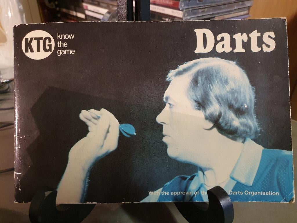 Darts know the game Deryk Brown, Ophalen, Pijlen